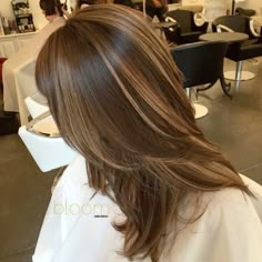 #hair Brown Hair With Caramel, Rambut Brunette, Brown Hair With Caramel Highlights, Highlights Ideas, Honey Brown Hair, Chocolate Brown Hair