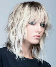 Statement Hair, Medium Hair Styles For Women, Beauty Hair Color, Choppy Bob Hairstyles, Mid Length Hair, Short Hair With Layers