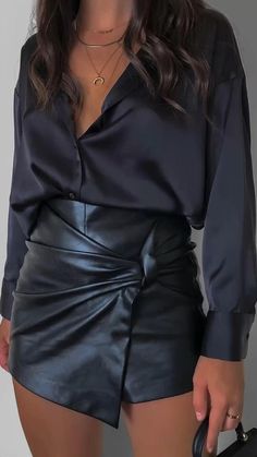 Night Out Outfit Winter, Trendy Night Out Outfits, Elegantes Party Outfit, Rok Outfit, Dorothy Dandridge, Leather Skirt Outfit, Party Outfits Night, Fest Outfits, Mode Zara