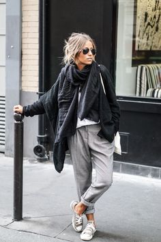 {Weekend.} Elegante Y Chic, Walking Down The Street, Grey Slacks, Ray Ban Aviator, Yoga Photography, Hair Spray, Autumn Street Style