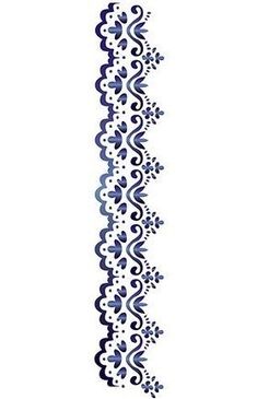 a blue and white pattern on the side of a tall column with an intricate design