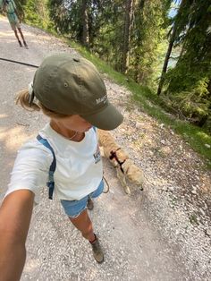 Outdoor Enthusiast Aesthetic, Cute Camping Outfits Summer Casual, Dolomites Outfit Summer, Summer Outfits Hiking, Hiking Clothes Aesthetic, Camping Astethic Outfits, Hike Aesthetic Summer, Geophysics Aesthetic, Dolomites Outfit