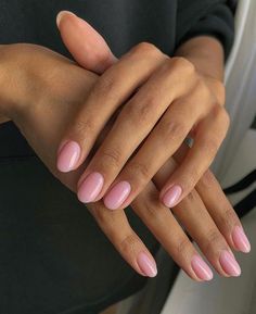 Pink Oval Nails, Short Pink Nails, Rounded Acrylic Nails, Kutek Disney, Unghie Sfumate, Baby Pink Nails, Pink Gel Nails, Light Pink Nails