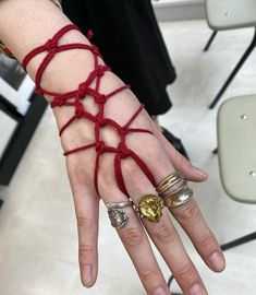 Watercolor Tattoo Ideas, Red Rope, Red String, Neue Outfits, Hip Hip, Mode Inspo, Mode Inspiration, Dandy