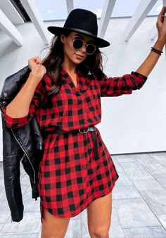 Cowgirl Dress Up, Clothes Photography Ideas, Oversized Checked Shirt, Chic Type, Tartan Dress, Trendy Fall Outfits, Dress Shirts For Women, Red Outfit, Long Sleeve Shirt Dress