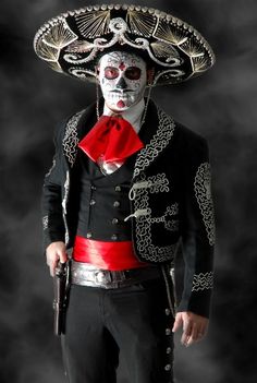 Sweet Day of the Dead costume. Jason had a Mexican suit cooler than this one..but it's funny to find this on here. Dead Costume, Day Of The Dead Art, Day Of Dead, The Day Of The Dead, Halloween 2014, Skull Makeup