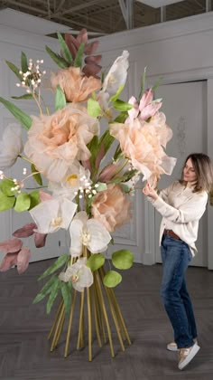 Giant Flower Bouquet, Flower Props, Photo Zone, Large Paper Flowers, Organza Flowers, Flowers Decor, Diy Crafts Paper Flowers