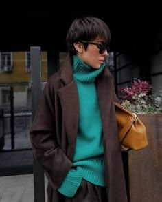 Turquoise And Brown, Urban Fashion Women, Stylish Clothes For Women, Street Style Chic, Fall Fashion Outfits, Luxury Vintage, Fall Looks, Fashion Colours, Fashion Pictures