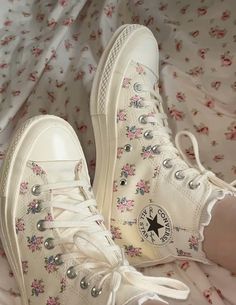 Eva Core, Aesthetic Converse, Floral Converse, Cute Converse Shoes, Cute Converse, Pretty Sneakers, Preppy Shoes, Embroidered Shoes, Cute Nike Shoes