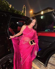 Saboor Aly Pleated Saree Look, Sarees Outfit, Magenta Saree, Saboor Aly, Saboor Ali, Indian Wedding Gowns, Latest Model Blouse Designs