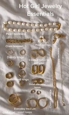 Capsule Wardrobe Jewelry, Types Of Jewelry, Fashion Vocabulary, Gold Jewelry Sets, Jewelry Accessories Ideas, Dope Jewelry, Hoop Earring Sets, Jewelry Essentials, Classy Jewelry