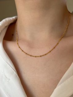 ✿Sold individually ✿ Material: 14K US Gold-Filled Chain ✿ Size: Approx. length 16 inches (40cm), width 0.047inch (1.2mm) ✿ Tarnish resistant, hypoallergenic, safe for sensitive skin Necklace Chain Types Gold, Plain Chains Gold, Ball Chains In Gold, Neck Chains Gold Simple, Neck Chain Design, Indian Gold Chain, Pretty Gold Necklaces, Antique Necklace Gold, Gold Neck Chain