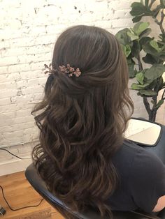 Half up half down wedding hair with subtle greenery Wedding Hairstyles And Makeup, Hair Test, Pinterest Wedding, Quince Hairstyles, Wedding Hairstyles Half Up Half Down, Wedding Hair Down, Half Up Half Down Hair, Wedding Hairstyles For Long Hair, Half Up Hair