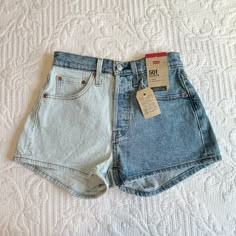 New Levi's Two-Tone Denim Shorts! Brand New, Never Worn, With The Tags Still On. These Are A Two-Tone, Light And Medium Wash Denim, 10.5" High Waisted Shorts With 5 Button Closure. Standard Pockets And Belt Loops. The Perfect Staple Short For The Summertime! Labeled A Size 24, Fits True To Size, Would Best Fit A Xx/Xs. -High Rise -Hidden Button Fly -Fitted Through The Hip And Thigh -2 1/2" Shortie Short (Inseam) Measurements In Inches, Taken Item Lying Flat: Length - 11"-14" Inseam - 2.7" Waist Aesthetic Jean Shorts, Colored Denim Shorts, Fashion Fairytale, Lainey Wilson, Casual Country Outfits, Jean Short Outfits, Wrangler Shorts, Shorts High Waisted, High Rise Denim Shorts