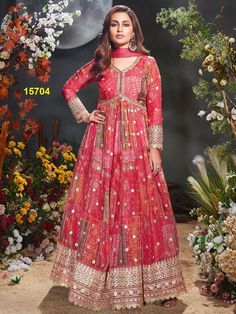 Suit Colour Combination Women, Latest Anarkali Designs 2023, Anarkali Dress Ideas, Anarkali Suits Designer Latest, Printed Anarkali Suits, Kurti Lehenga, Anarkali Designs, Designer Anarkali Dresses