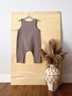 The soft-brush brown herringbone pinafore overalls are such an adorable and versatile piece to add to your little ones wardrobe! From everyday play, to photo shoots, to church -- anything you can think of.  Fabric is 100% cotton. It has been pre-washed and dried to avoid any unwanted shrinkage. Fit runs a little oversized. Each item of clothing has sewn by me. Due to the handmade nature of the item there is slight variation between each garment. Green Plaid Skirt, Kids Overalls, Plaid Skirts, Green Plaid, Green Stripes, Herringbone, Handmade Natural, Timeless Design, Gender Neutral