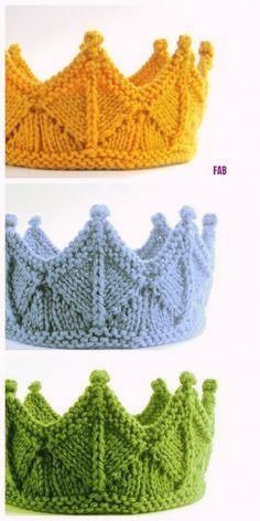 three knitted crowns are shown in four different colors and sizes, one is yellow, the other is blue