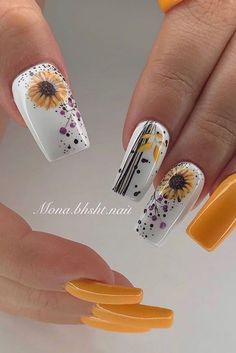 Gel Sunflower Nails, Sunflower Nail Ideas Art Designs, Sunflower Nail Art Designs, Nails Sunflower Design, Pretty Nails Design Inspiration, Fall Flower Nail Designs, Sunflower Fall Nails, Sunflower Gel Nails, Cute Sunflower Nails