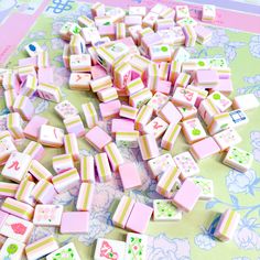 there are many small blocks of pink and yellow