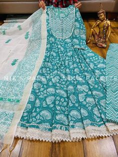 Bridal Anarkali Suits, Bridal Anarkali, डिजाइनर कपड़े, Long Frock Designs, Kurta Neck Design, Cotton Kurti Designs, Fashion Top Outfits