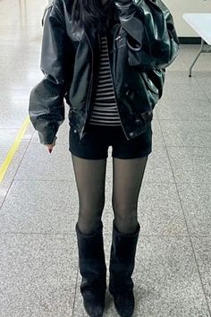 2010 Alternative Fashion, Winter J Fashion, Winter Outfits Shorts, Gloomy Aesthetic Outfit, Dress With Jeans Underneath, Goth Winter Outfits, Biker Boots Outfit, Black Bag Outfit, Winter Outfits Edgy