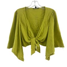 Lulus Chartreuse Low-Cut Cropped Cotton Blouse Nwt Women's Size Medium - Brand: Lulus - Color: Green - Condition: New With Tags Box - Category: Women Women's Clothing Tops - Department: Women - Material: 100% Cotton - Size: M - Size Type: Regular - Type: Blouse Sku: D125-Ckiw79wgqtkm Solid Color Open Front Summer Top, Green Wrap Blouse For Summer, Summer Wrap Top For Daywear, Green Open Front Top For Beach, Summer Open Front Cotton Tops, Open Front Summer Top For Daywear, Chic Open Front Cotton Top, Open Front Cotton Tops For Summer, Spring Wrap Tops For Daywear