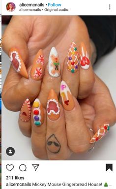 Disney Christmas Nails Gingerbread, Disney Christmas Nail Art Designs, Disney Gingerbread Nails, Mickey Gingerbread Nails, Thanksgiving Character Nails, Gingerbread Nails Art, Christmas Roulette, Disney Christmas Nail Art, Gingerbread House Nails