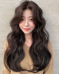 Korean Cute Hairstyles, Hairstyles Ulzzang, Korean Haircuts, Mermaid Hair Color, Long Hair Waves, Black Brown Hair, Fashion Technology