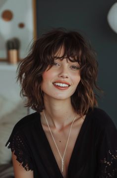 Wavy Shatter Bob with Textured Fringe Long Bob Wavy, Shaggy Long Bob, Haircut Ideas For Girls, Wavy Bob With Bangs, Long Wavy Bob, Shattered Bob, Wavy Bob Long, Edgy Hairstyles, Textured Fringe