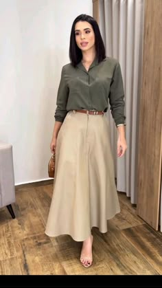 Classy Wear, Business Professional Outfits, Fashion Top Outfits, Cute Modest Outfits, Casual Chic Outfit, Professional Outfits, Bold Fashion, Office Outfits, Moda Fashion