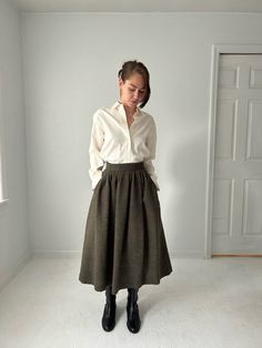 By ralph lauren    made in usa    100% wool    acrylic lining    size extra small    waist 26" hip 40" length 31" Long Wool Skirt For Workwear, Fall Flared Skirt For Daywear, Wool Long Skirt For Workwear, Wool Skirt For Work In Fall, Fall Wool Skirt For Workwear, Fall Full Length Workwear Skirt, Fall Daywear Flared Skirt, Full Skirt For Fall Daywear, Fall Workwear Full Skirt