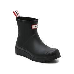 HUNTER-Original Play Short Rain Boot - Women's Simplifying the iconic Hunter design, the Original Play Short rain boot hits at the top of the ankle for stylish height that complements street fashion. A flatter sole provides maximum comfort and versatility. Click here for Boot Measuring Guide. Hunter Wellies, Short Rain Boots, Wellies Boots, Wellington Boot, Womens Rain Boots, Hunter Rain Boots, Wellington Boots, Women Hunters, High Leg Boots