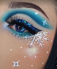 Elsa Eye Makeup, Snow Flake Makeup Look, Frozen Make Up, Snow Eye Makeup, Winter Wonderland Eye Makeup, Elsa Makeup For Kids, Winter Wonderland Makeup Looks, Snowflake Makeup Looks, Elsa Makeup Look