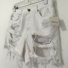 Free People Womens 26 White Destroyed Jean Shorts Button Fly Frayed New Measurements: All Measurements Are Taken Flat Across The Garment Front. Not Doubled Waist: 14" Inseam: 4.5" Length: 13.5" Material: 100% Cotton Condition: New With Tags Free People Shorts, Destroyed Jeans, Jean Shorts, New Color, Free People, Color White, Womens Shorts, Tags, Women Shopping