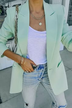 Womens Blazer Coat, Placket Design, Blazer Verde, Blazer Outfits For Women, Streetwear Chic, Blouse Back Neck Designs, Stylish Blazer, Chic Blazer, Women Blazer