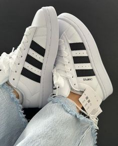 Adidas Campus Shoes, Stylish Outfits Casual, Fashion Shoes Heels, All Nike Shoes, Baskets Adidas, Cute Nike Shoes, Adidas Campus