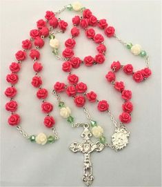 Rosary In English, Rose Rosary, Garland Of Flowers, Anglican Prayer Beads, Crown Of Flowers, Rosary Making, Protestant Prayer Beads, Chaplet Rosary, Handmade Rosary