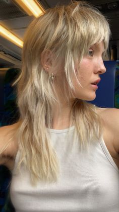 Wolf Lob Haircut, Blonde Shullet, Mullet Women Straight Hair, Straight Shaggy Hair, Mullet Shag Hairstyle Women, Womens Mullet, Shag Mullet Straight Hair, Shag Mullet Haircut, Shaggy Mullet For Women