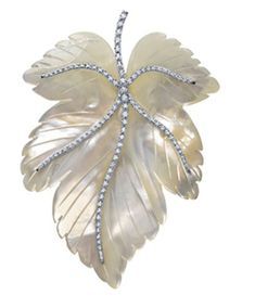 Luxury Diamond Jewelry, Perfect Pearls, Gemstone Brooch, Mother Of Pearl Jewelry, Leaf Brooch, Luxury Diamonds, Diamond Brooch, Fine Jewelry Designers, Precious Gems