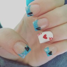 Alice In Wonderland Gel Nails, Alice In Wonderland Nails Easy, Alice In Wonderland Nail Art Easy, Alice And Wonderland Nails Design, Alice In Wonderland Inspired Nails, Alive In Wonderland Nails, Nails Acrylic Hearts, Alice In Wonderland Nails Simple, Alice In Wonderland Nails Acrylic