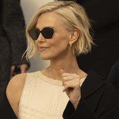 Charlize Theron Short Hair, Charlize Theron Hair, Short Blonde Pixie, Short Blonde Bobs, Blonde Bob Hairstyles, Edgy Short Hair, Bob Hairstyles For Fine Hair