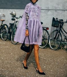 Street Style Organza Overlay Midi Dress/See through Organza dress, Cover up,Transparent Cover up/Transparent Cover Up/Sheer Classic Overlay XS----BUST:- 32, WAIST:-24, HIP:-34 S----BUST:- 34, WAIST:-26, HIP:-36 M----BUST:- 36, WAIST:-28, HIP:-38 L----BUST:- 38, WAIST:-30, HIP:-40 XL----BUST:- 40, WAIST:-32, HIP:-42 XXL----BUST:- 42, WAIST:-34, HIP:-44 Customized Your Size With us  𝐂𝐚𝐫𝐞 ���𝐈𝐧𝐬𝐭𝐫𝐮𝐜𝐭𝐢𝐨𝐧𝐬: *Dry Clean only *Do not soak in water 𝐍𝐨𝐭𝐞: 𝐏𝐫𝐨𝐝𝐮𝐜𝐭 𝐜𝐨𝐥𝐨𝐮𝐫 𝐦𝐚? Street Style Women Winter, Ropa Upcycling, Paris Mode, Copenhagen Fashion Week, Looks Street Style, Oversized Dress, Street Style Summer, Spring Street Style, Mode Inspo