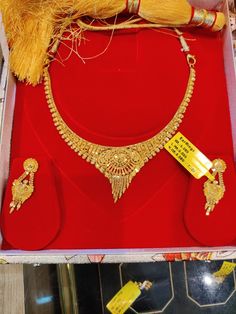 Punjabi Jewellery, Full Mehndi, Kurti Style, Bridal Jewelery, Exam Motivation, Choker Necklace Designs, Toyota Fortuner