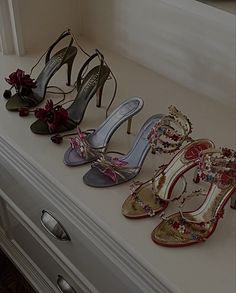 Expensive Heels, Fairy Heels, Pretty Heels, Heels Aesthetic, Mode Zara, Shoes Heels Classy, Nashville Outfits, Funky Shoes