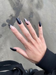 Black Water Drop Nails, Rock Nails Grunge Short, Black Almond Nails Designs, Nails Ideas Short, Brown Acrylic Nails, Minimal Nails Art, Lavender Nails, Edgy Nails