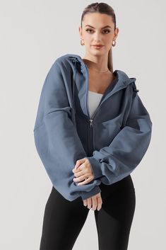 #hoodie#cozy#womensstyle#fashion Popflex Hoodie, Big Hoodie Outfit, Oversized Zip Up Hoodie Outfit, Casual Athletic Outfits, Cloud Jacket, Zip Hoodie Outfit, Cloud Hoodie, Popflex Active, Walking Aesthetic