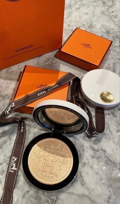 Hermes Beauty, Koleksi Makeup, Hermes Perfume, Makeup Rooms, روتين العناية بالبشرة, Beauty Tips For Skin, Hermes Box, Luxury Makeup