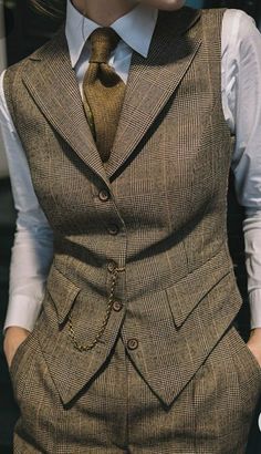 Plaid Outerwear, Outfit Date, Woman In Suit, Academia Outfits, Academia Fashion, Date Outfit, Androgynous Fashion, Casual Date