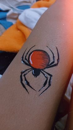 Simple Flower Face Paint, Spider Face Paint, Spider Painting, Spider Face Painting, Cool Face Paint, Spider Face, Spiderman Painting, Animal Face Paintings