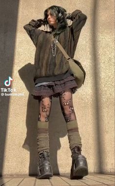 Grunge Outfits Fairycore, Grunge Outfit Y2k, Y2k Grunge Fashion Street Styles, Emo Fairy Outfits, Punk Fairy Outfit, Fairy Grunge Outfit Fem, Emo Fairy Aesthetic, Stylish Grunge Outfits, Green Goth Aesthetic Outfit